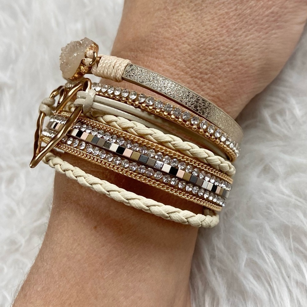 Love In The Air Bracelet - Picture 5 of 7